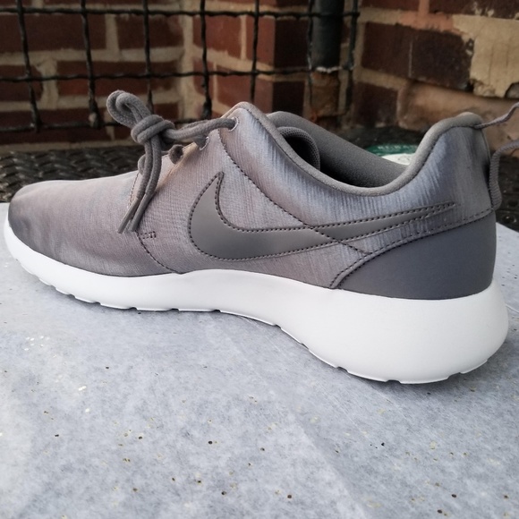 🚨FLASH SALE🚨 Nike Roshe One Premium - Picture 3 of 6